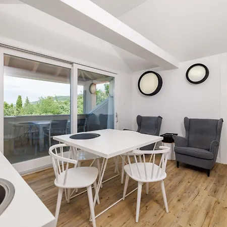 Apartment Erika 7 *