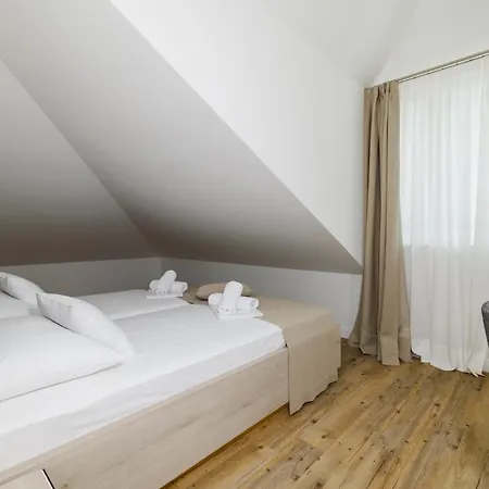 Erika 7 * Crikvenica